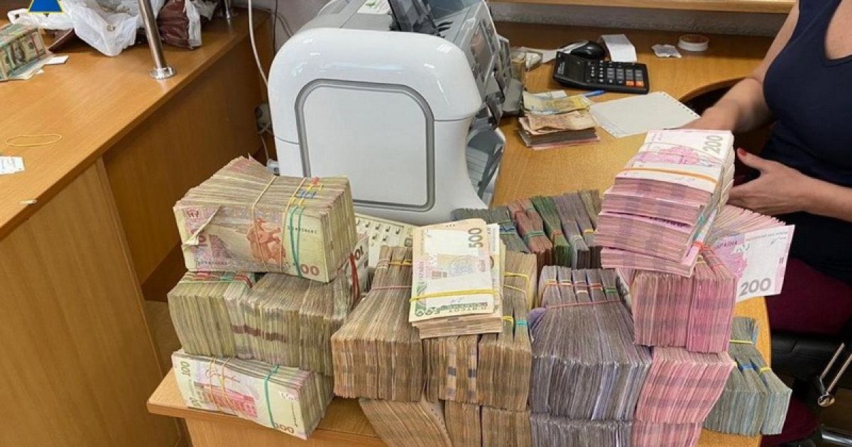 В Одесі діяв конвертцентр з обігом понад 500 мільйонів гривень, який переводив гроші "клієнтів" до Росії