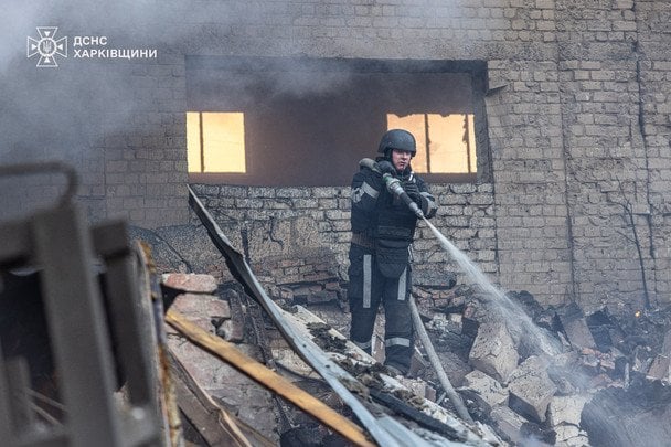 Пожар из-за атаки на Харьковскую область