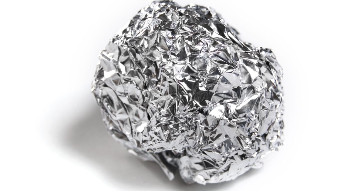 Що буде якщо покласти алюмінієву фольгу в бачок унітазу?