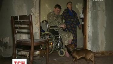 Раненый боец АТО на инвалидной коляске пытался потушить пожар, спасти мать и собаку