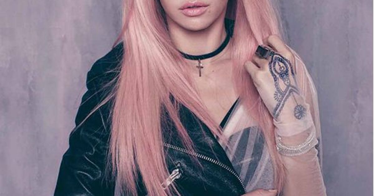 Брежнева снялась в новом фотосете / © Pink