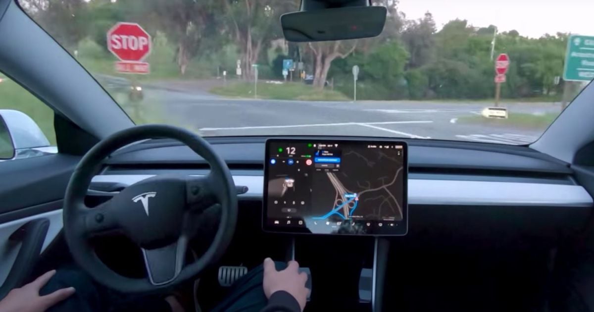 В США впервые в истории выдвинули обвинения водителю Tesla из-за смертельного ДТП на автопилоте
