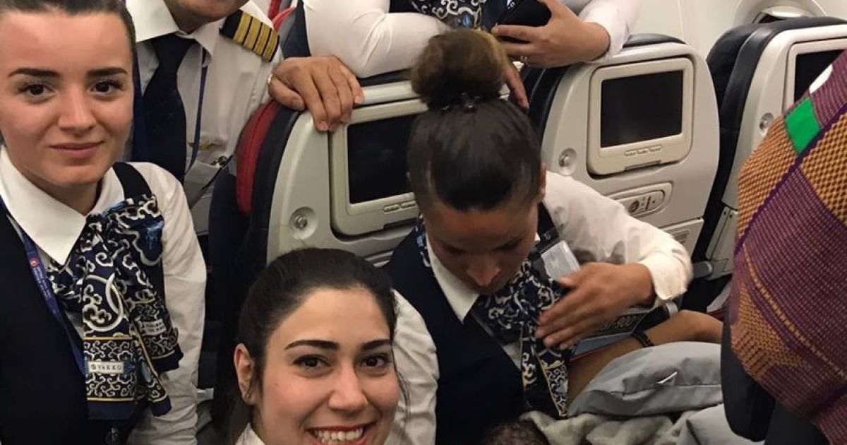 екіпаж Turkish Airlines прийняв пологи_2 / © Turkish Airlines / Facebook