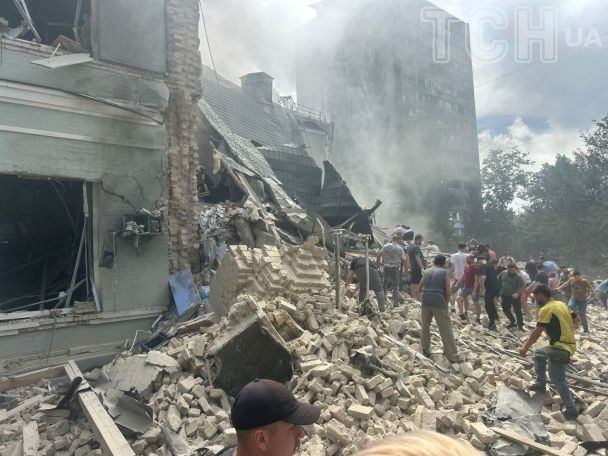 Во время атаки 8 июля в Киеве попали в одно из помещений детского медицинского учреждения "Охматдет". / © ТСН