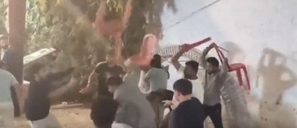 Драка на свадьбе / © скриншот с видео