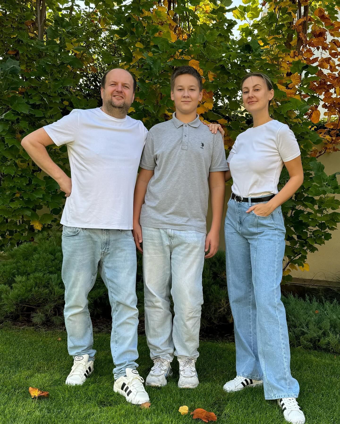 Виктор Бронюк с женой и сыном / © instagram.com/viktorbronyuk_official