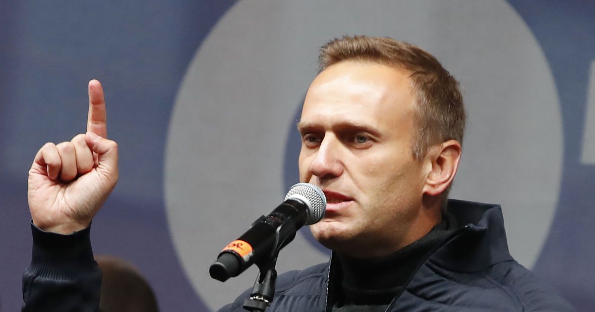 "Привет, это Навальный": российский оппозиционер впервые после отравления сделал публикацию в соцсети