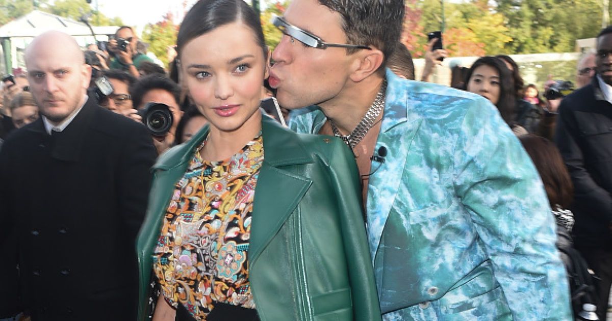 Седюк поцеловал Миранду Керр.