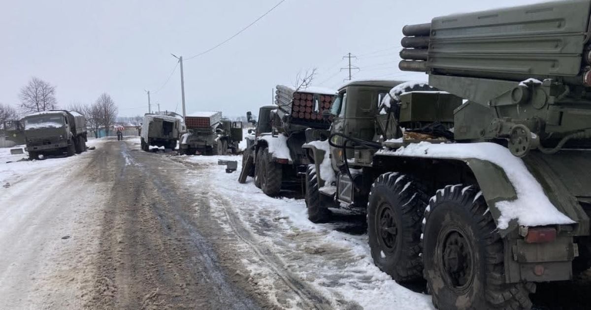 "Нєпабедімая і лєгєндарная": окупанти покидали Гради і накивали п'ятами (відео, фото)