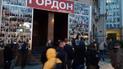 Скандальні інтерв'ю Гордона: СБУ проведе перевірку, а активісти закидали офіс журналіста яйцями