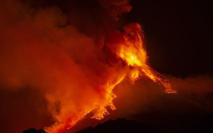 Найактивніший вулкан Європи Етна знову прокинувся
