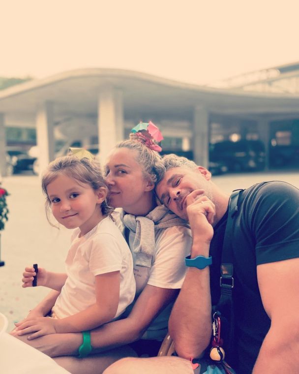 Тоня Матвиенко и Арсен Мирзоян с дочерью / © instagram.com/tonya_matvienko