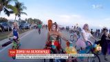 На американском Ки-Весте тысячи велосипедистов устроили зомби-парад