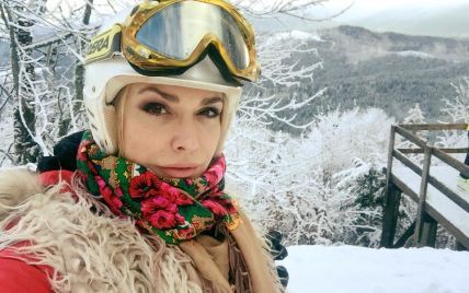 У лижному шоломі та в українській хустці: Ольга Сумська показала, як відпочиває на Буковелі