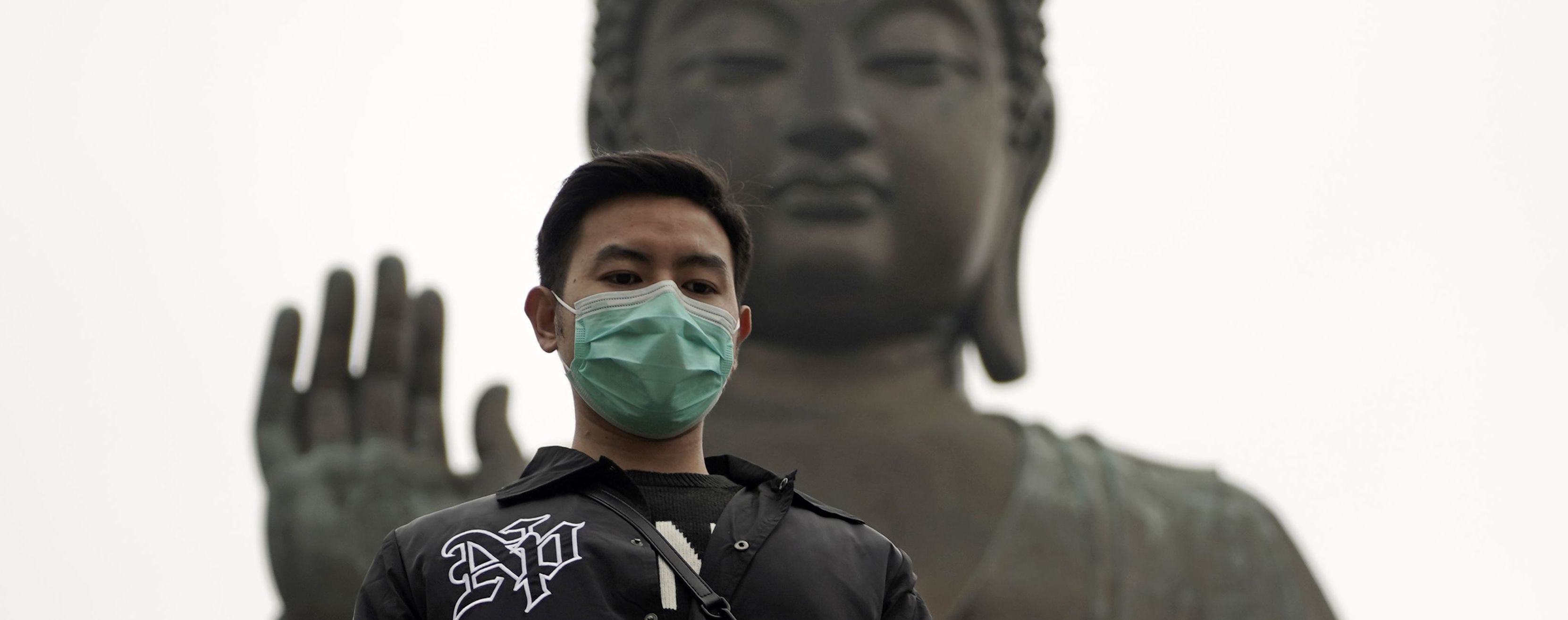 Более полсотни новых случаев: из-за коронавируса Китай закрывает границы для иностранцев