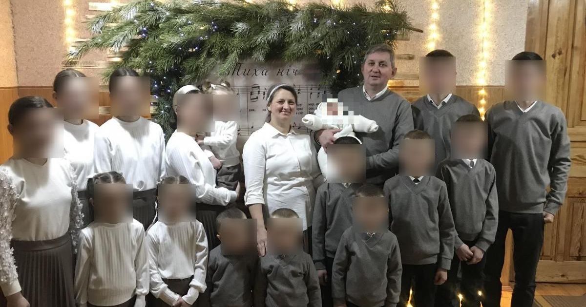 "Будем рожать всех, кого дает Бог": 42-летняя мать 16 детей из Львовщины рассказала, как живет их семья