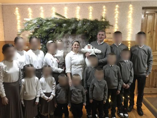 "Народжуватимемо усіх, кого дає Бог": 42-річна мати 16 дітей зі Львівщини розповіла, як живе їхня родина
