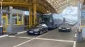 На західних кордонах України в чергах стоять сотні авто: де найбільші затори