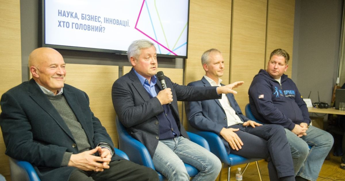 Головний вчений "Yunasko" Юрій Малетін, бізнесмен і меценат Ігор Янковський, засновник "AVentures Capital" Андрій Колодюк, директор з інновацій "Noosphere" Михайло Рябоконь