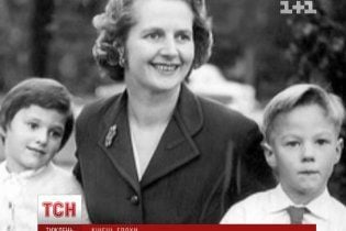 У школі Тетчер прозвали зубочисткою, а у виші вона ледь не вийшла заміж за графа