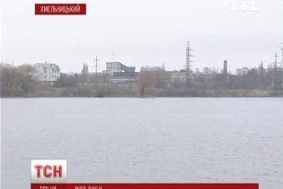 У Південному Бузі на Хмельниччині загинули тисячі риб