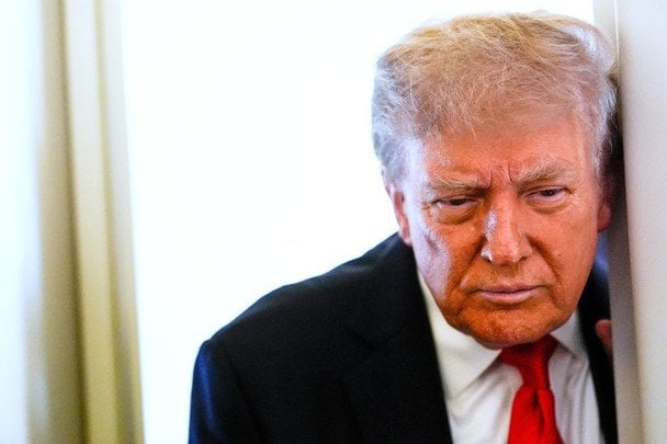Провал переговоров с Путиным вынудит Трампа к жестким мерам — Bloomberg