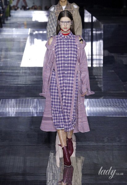 Коллекция Burberry прет-а-порте сезона осень-зима 2020-2021 / © East News