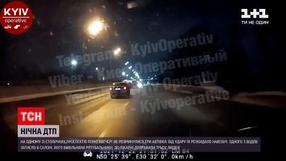У столиці зіткнулися одразу три автівки - троє людей потрапили до лікарні | Новини Києва