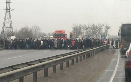 В Полтавской области протестующие перекрыли трассу международного значения