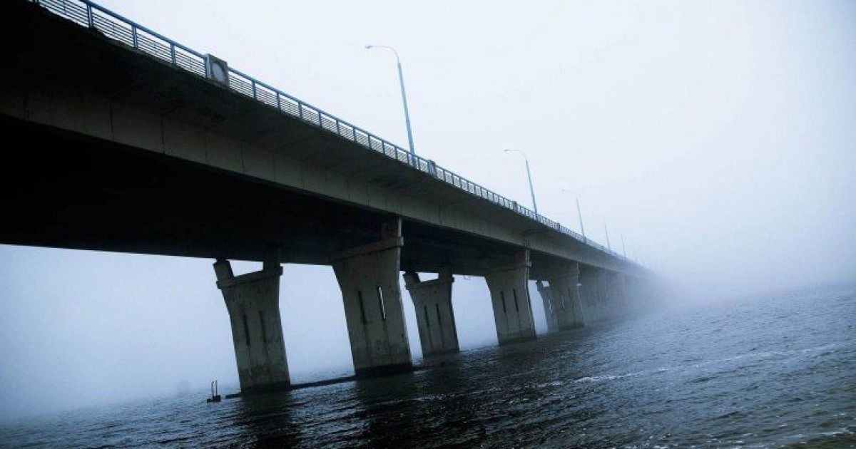 Росіяни в нетиповий спосіб вдарили в район Антонівського мосту.