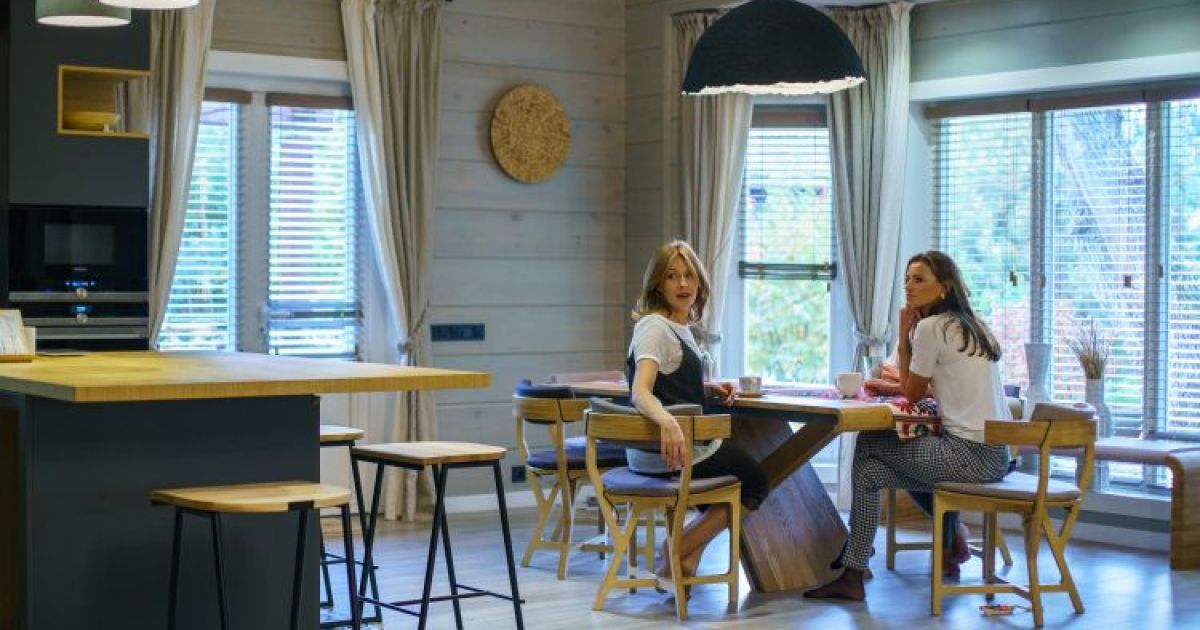 Зірка "Кварталу 95" Кравець показала свій затишний будинок у Києві