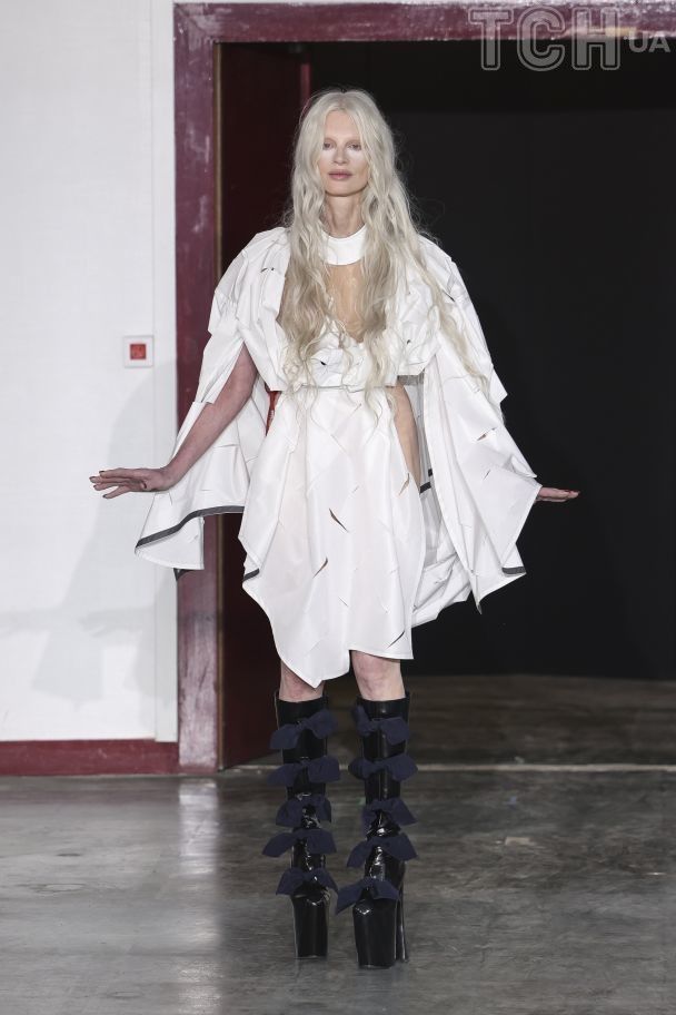 美品Vivienne Westwood 冬の詩プリント カジュアルパンツ 02 Бренд Vivienne Westwood представил коллекцию осень-зима 2024-2025