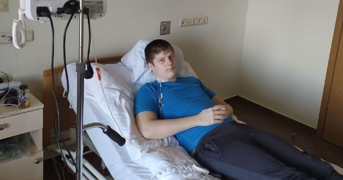 Вові лише 18 років, але йому вже довелося здолати лімфому, а зараз у нього діагностували рак крові