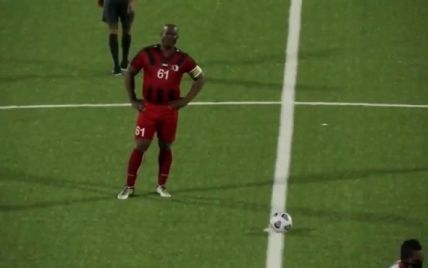 Віцепрезидент Суринаму зіграв у матчі північноамериканського аналогу Ліги Європи: вийшов у старті разом із сином (відео)