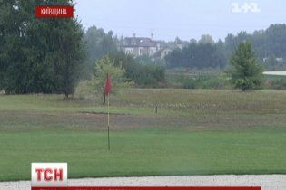 Під Києвом заради елітного гольф-клубу знищили заповідний ліс і озера