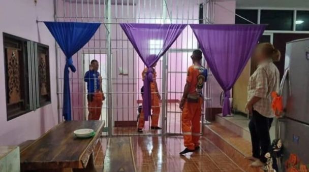 Матір побудувала для сина камеру / Фото: Pattaya Mail