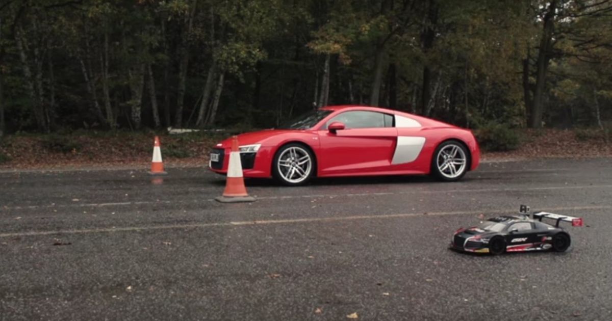 Audi R8 сравнили в гонке с игрушечным радиоуправляемым суперкаром