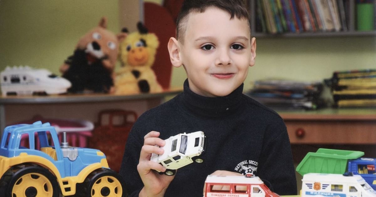 Сильная спастика приносит Саше боль и не дает полноценно развиваться