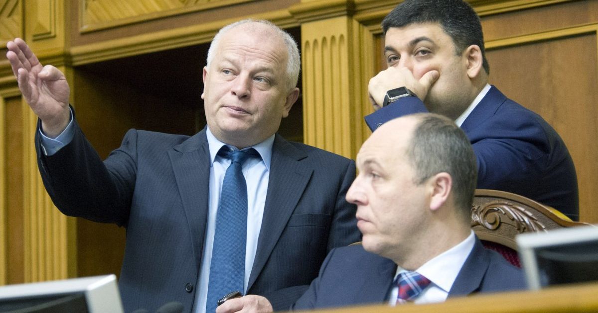 Представитель Порошенко в Раде потребовал создание нового Кабмина