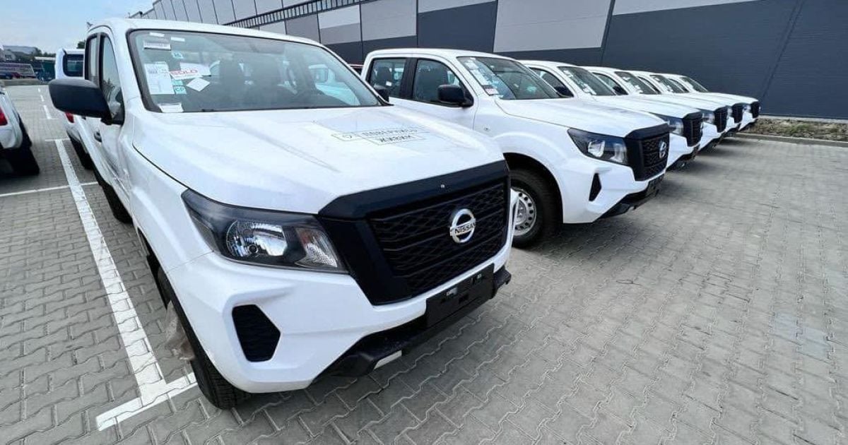 ЗСУ отримали партію новеньких пікапів Nissan