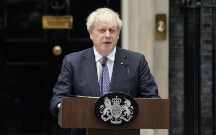 "Зараз нам потрібні спокій і єдність": очільниця МЗС Британії - про відставку Джонсона