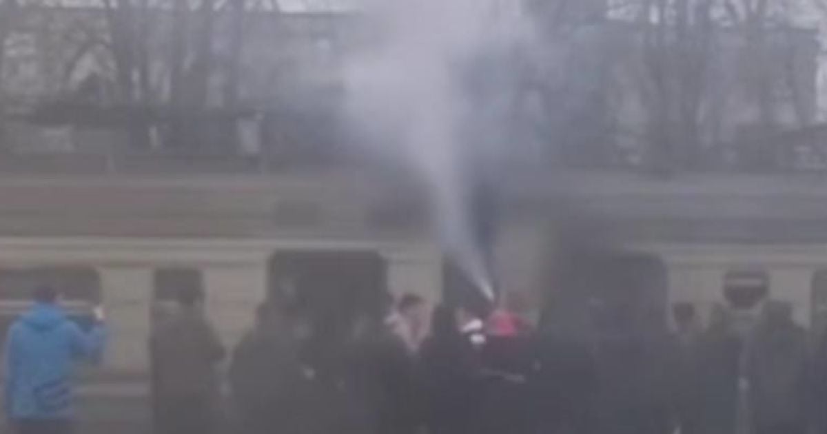В Киеве подростка ударило током на крыше электрички