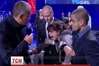 В центре Киева секта Мунтяна проводит адские сеансы изгнания бесов, выкачивая из людей деньги