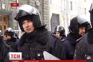 Силовики на Банковой признались, что для них самое трудное - стоять против народа