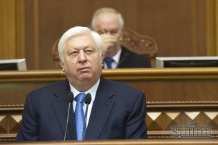"Золотой прокурор" Пшонка ставил позолоченные розетки, разводил коз и влезал в долги
