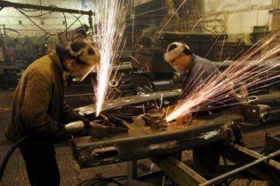 На Луганщине бастует крупное предприятие: люди требуют отдать зарплаты