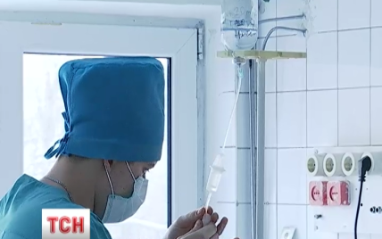 Столичные медики больше месяца борются за жизнь роженицы