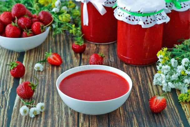 Як заготовити полуницю на зиму без варіння, стерилізації, за