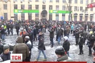 Минздрав и экологи бьют тревогу и убеждают, что с Майдана идет букет болезней