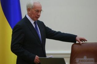 Азаров після відставки полетів у Австрію на приватному літаку - ЗМІ